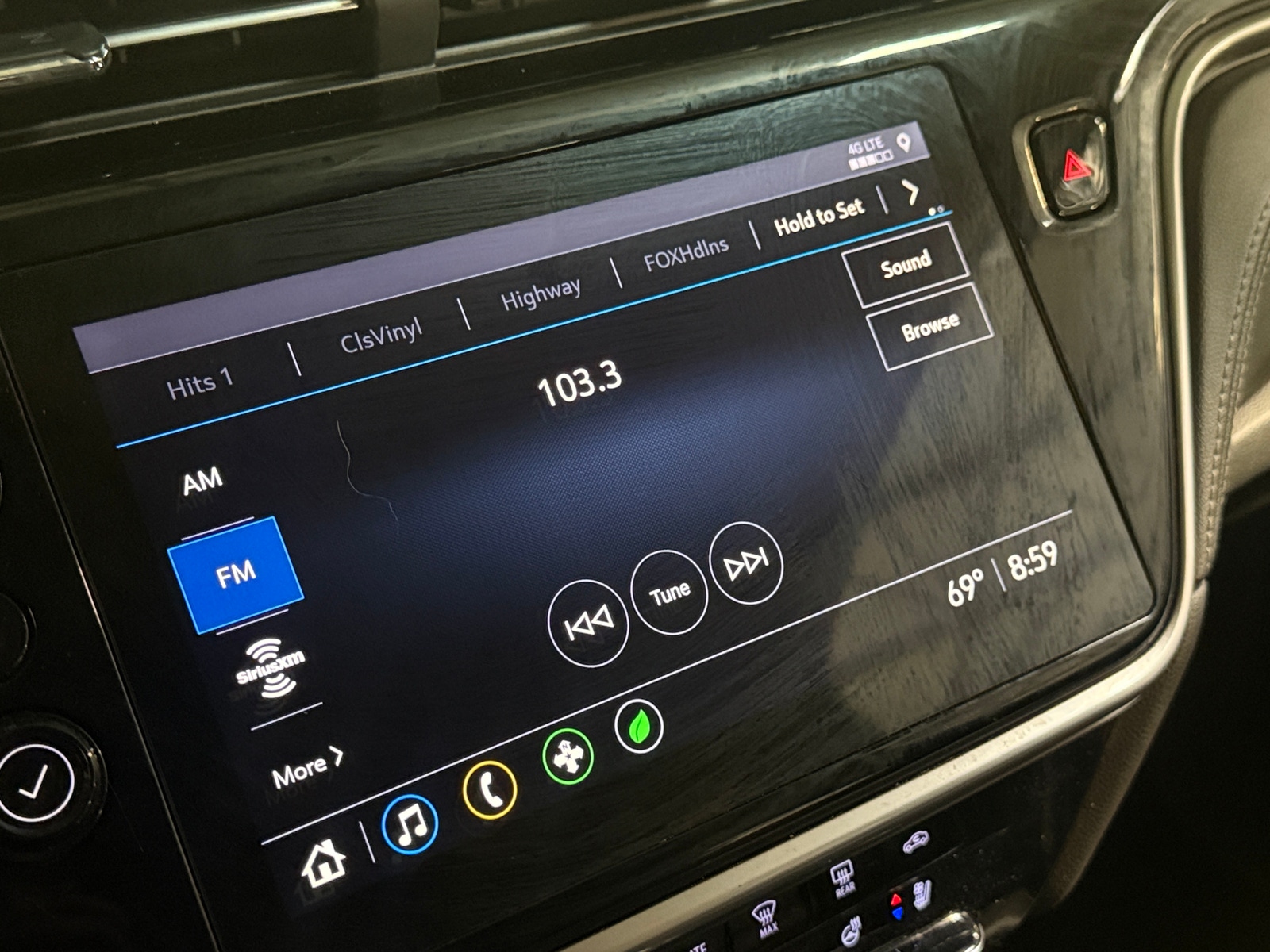 Thumbnail: 2022 Chevrolet Bolt EUV - 3