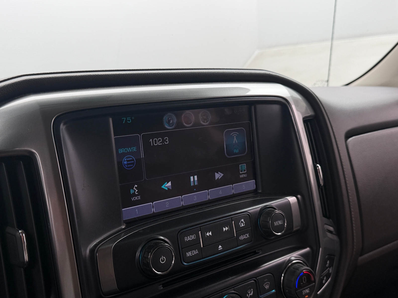 Thumbnail: 2015 Chevrolet Silverado 1500 - 3