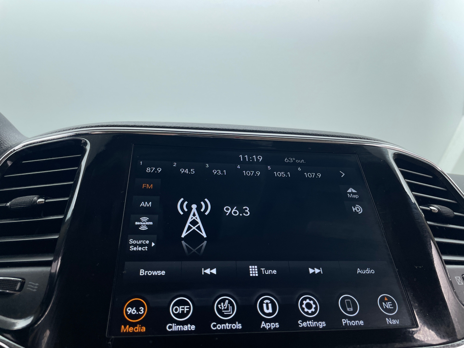 Thumbnail: 2021 Jeep Grand Cherokee - 3