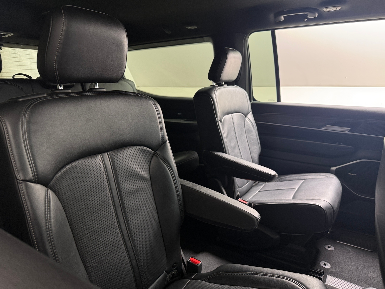 Thumbnail: 2024 Jeep Wagoneer - 5