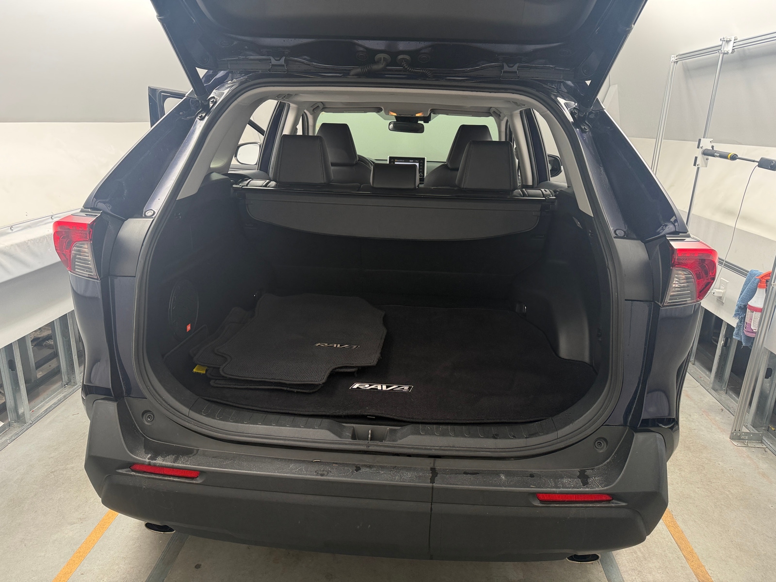 Thumbnail: 2019 Toyota RAV4 - 6
