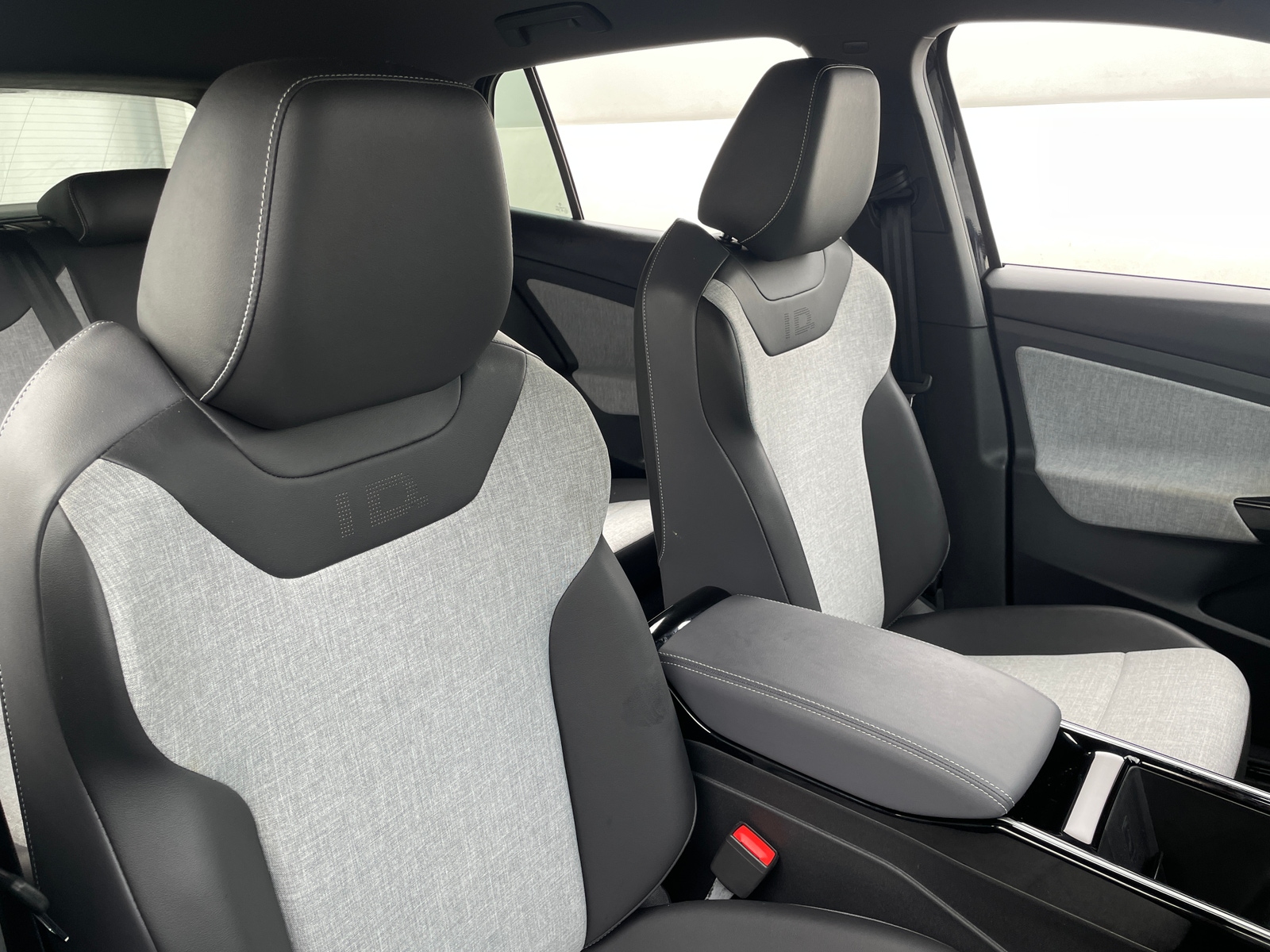 Thumbnail: 2024 Volkswagen ID.4 - 2