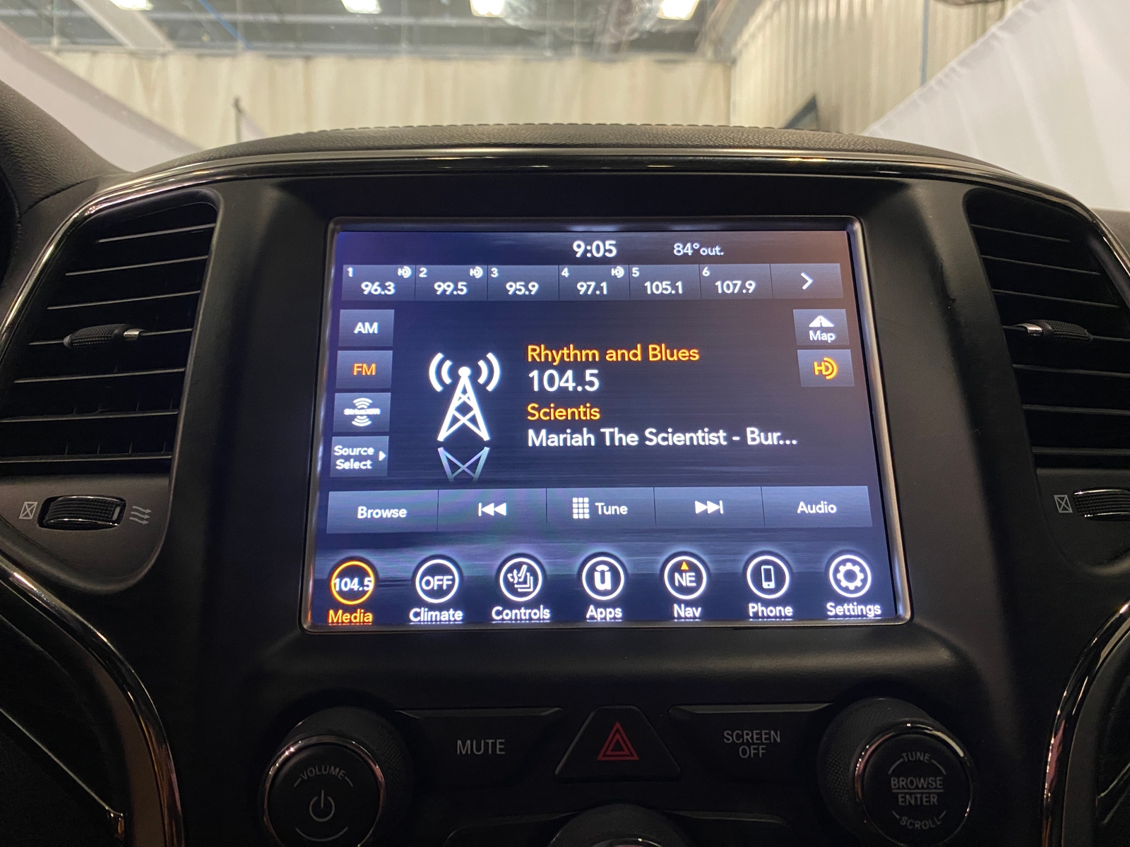 Thumbnail: 2018 Jeep Grand Cherokee - 3