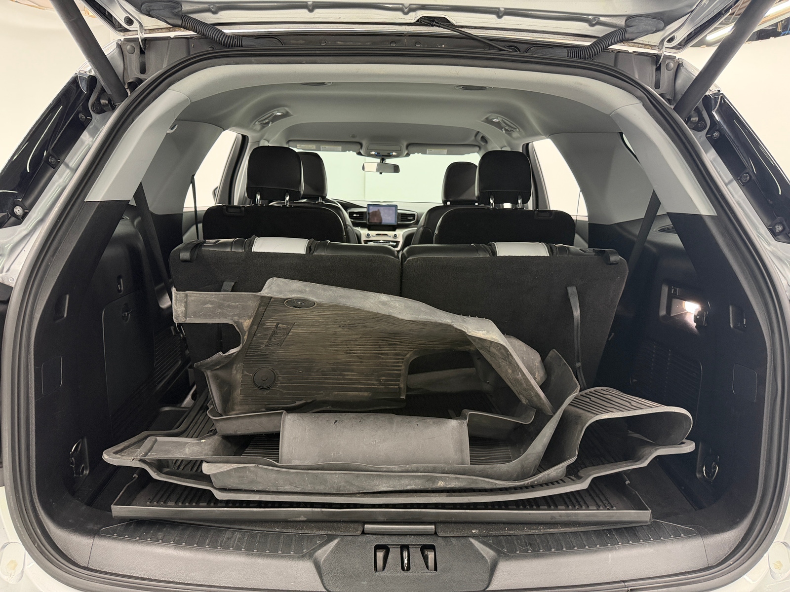 Thumbnail: 2021 Ford Explorer - 6