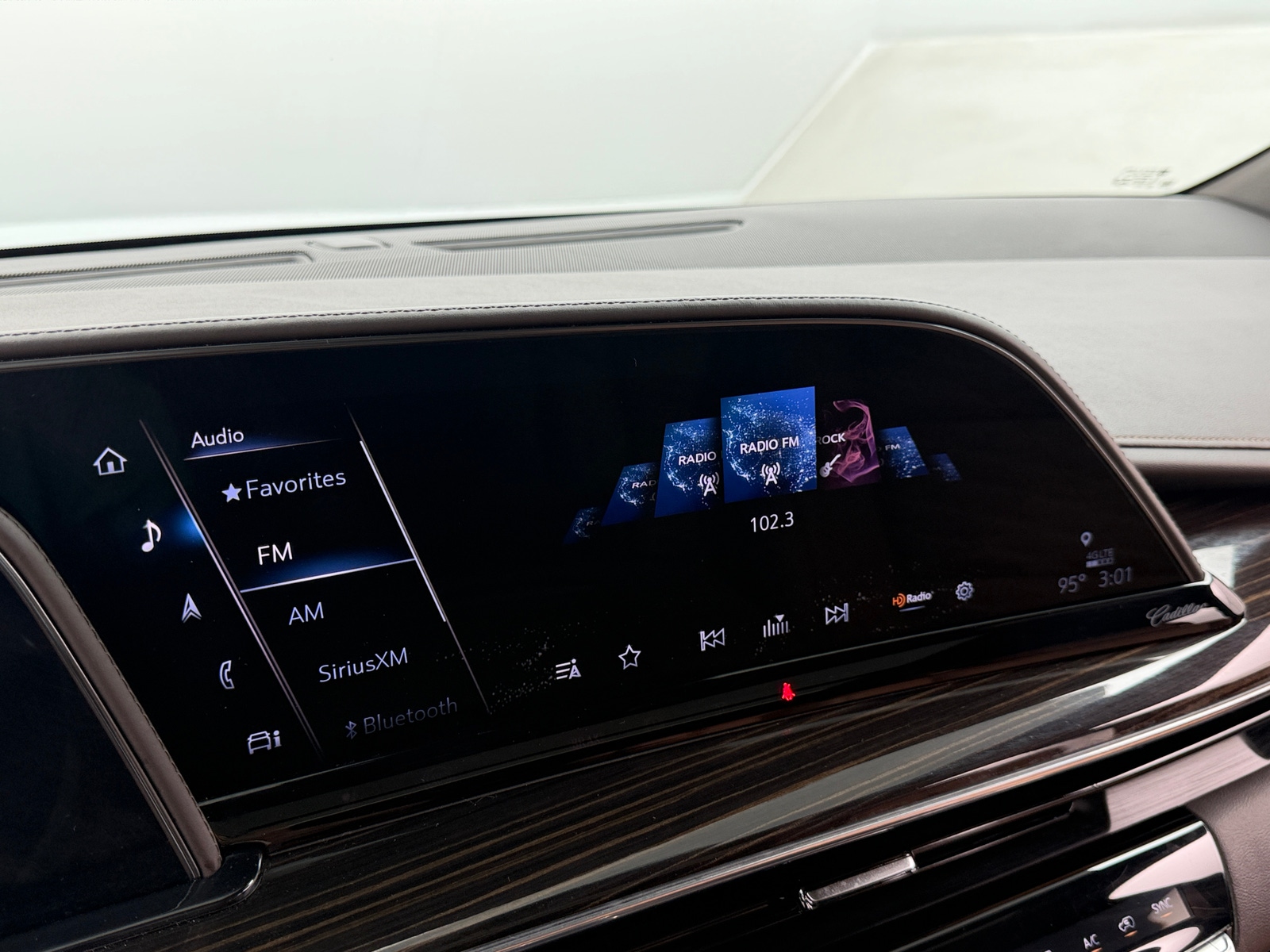 Thumbnail: 2021 Cadillac Escalade - 3