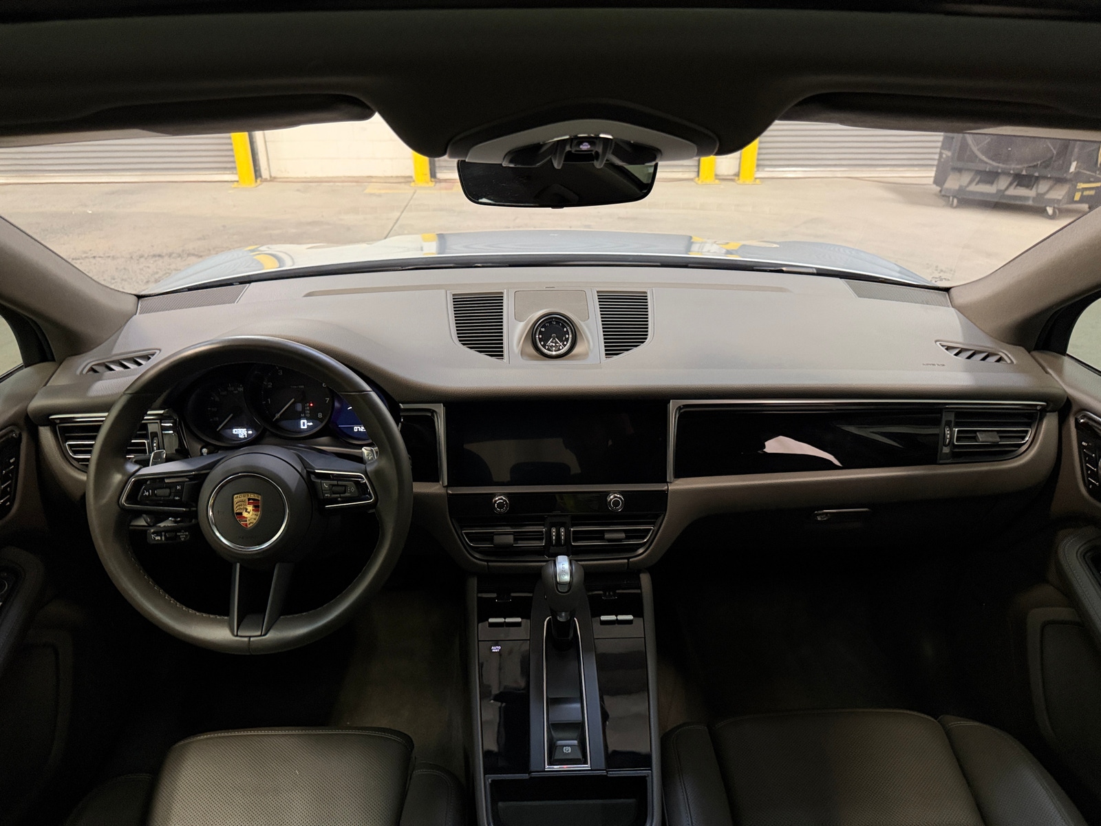 Thumbnail: 2024 Porsche Macan - 2