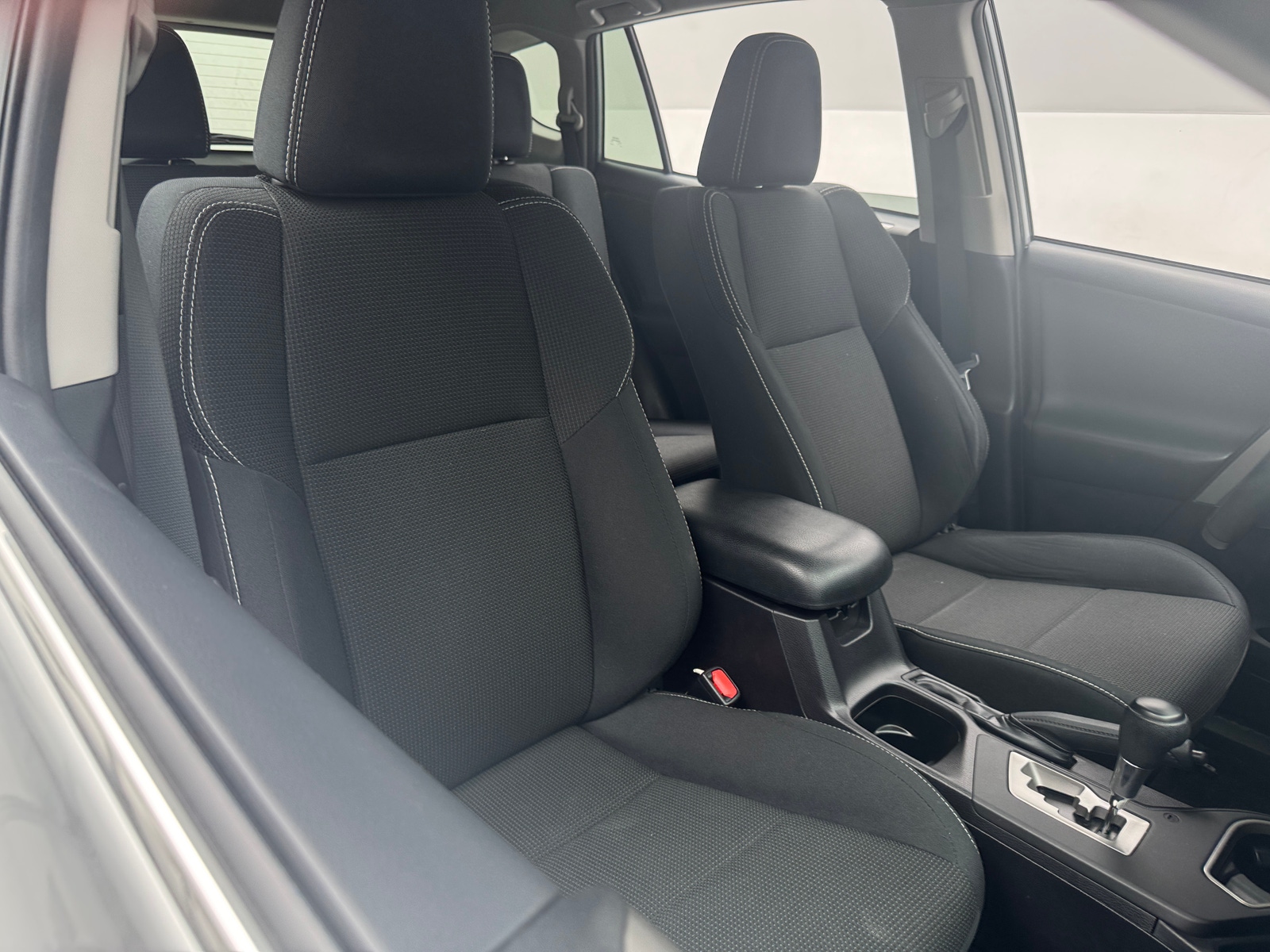 Thumbnail: 2018 Toyota RAV4 - 2