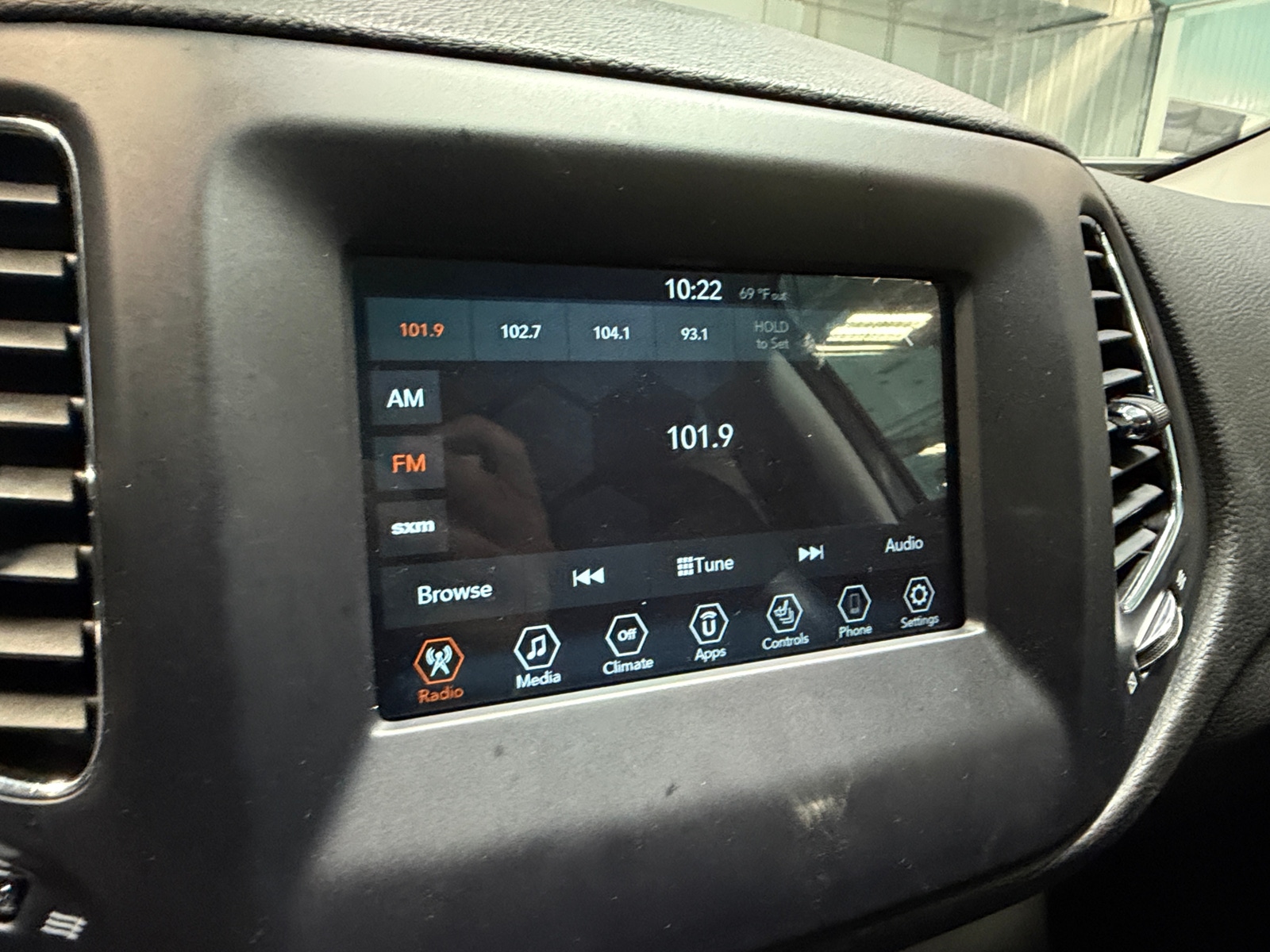 Thumbnail: 2021 Jeep Compass - 4