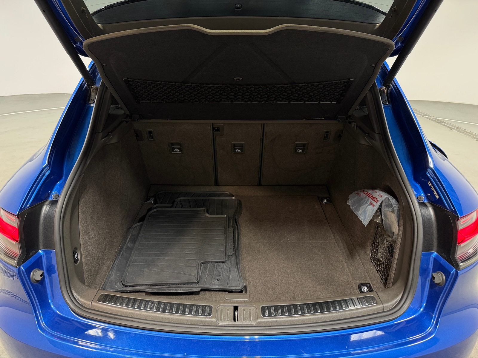 Thumbnail: 2019 Porsche Macan - 7
