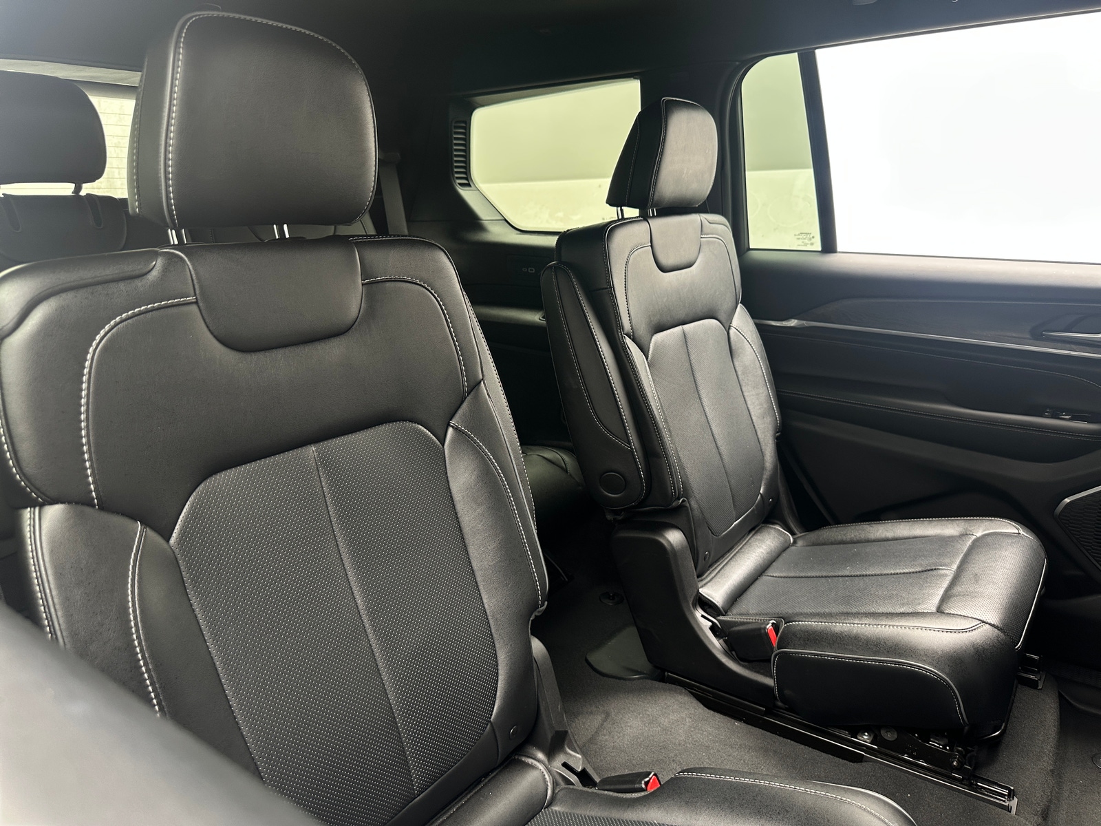 Thumbnail: 2023 Jeep Grand Cherokee L - 5