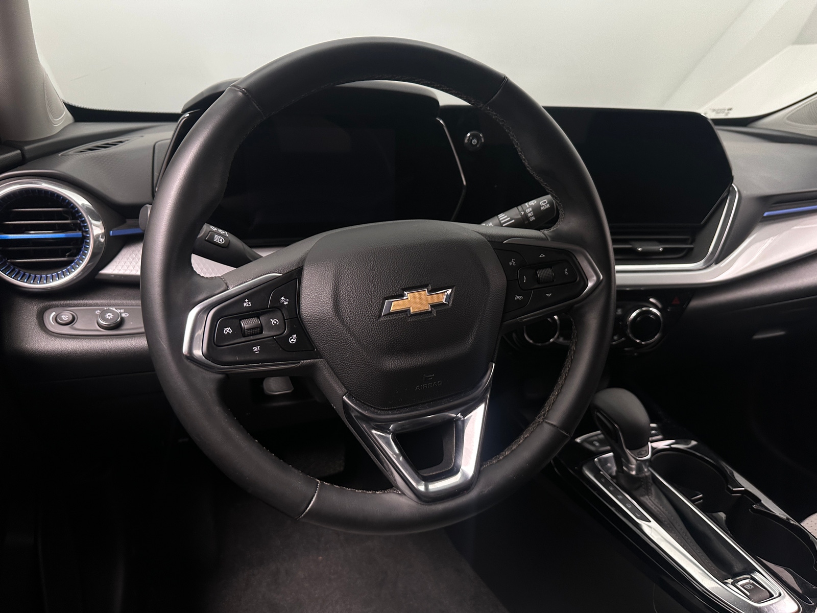 Thumbnail: 2025 Chevrolet Trax - 4