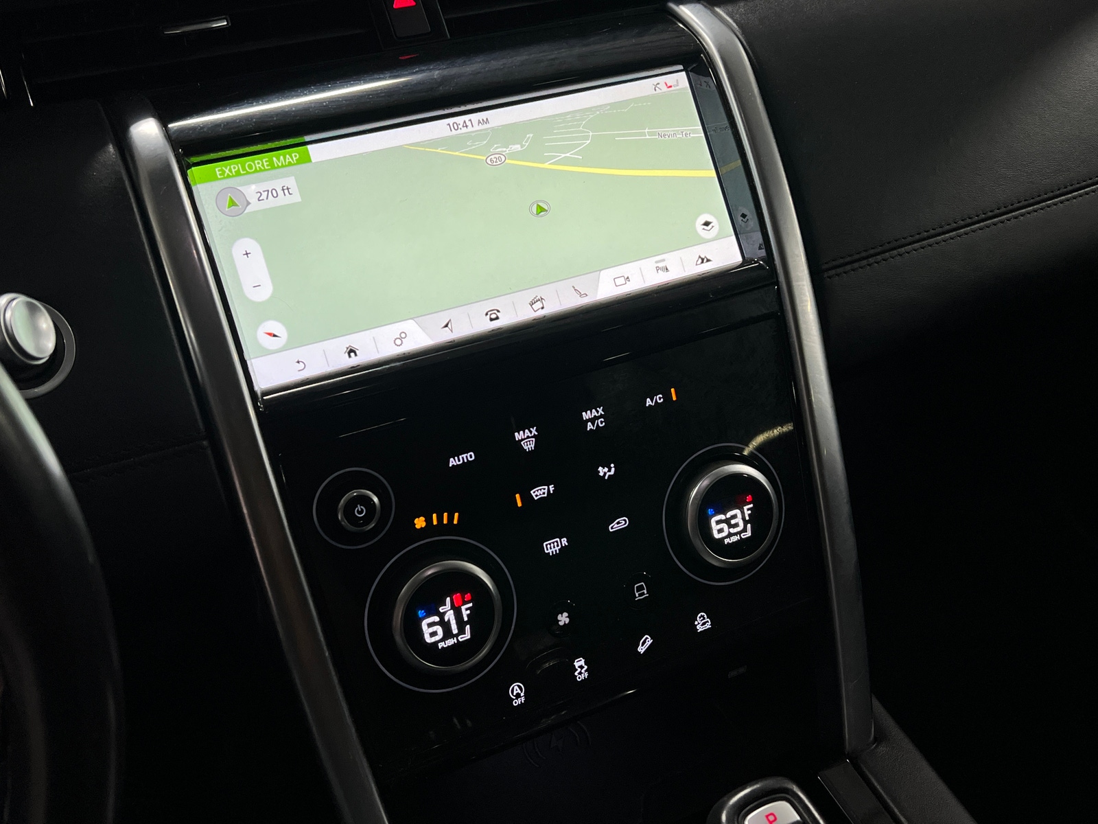 Thumbnail: 2020 Land Rover Discovery Sport - 3