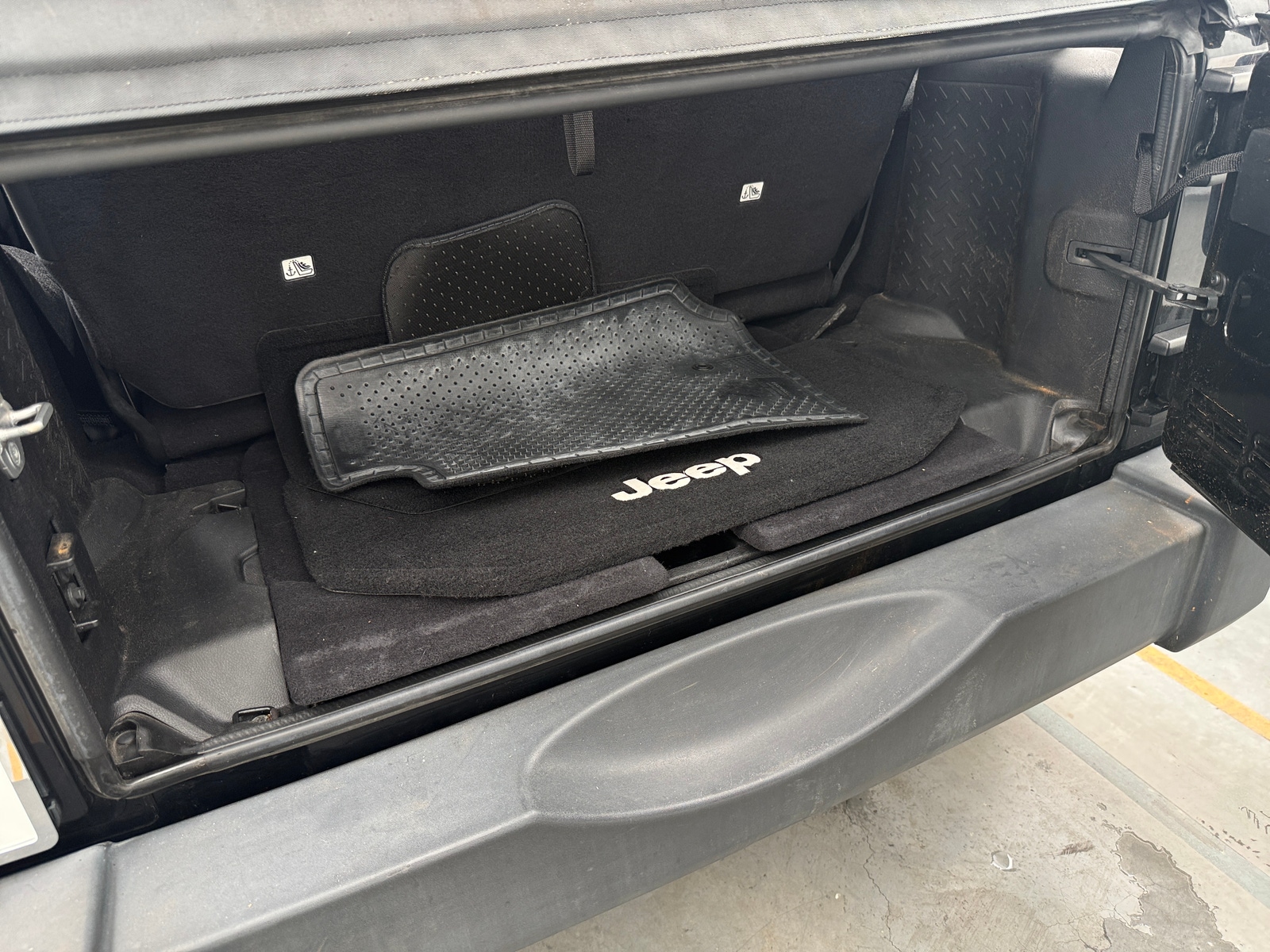 Thumbnail: 2012 Jeep Wrangler - 7