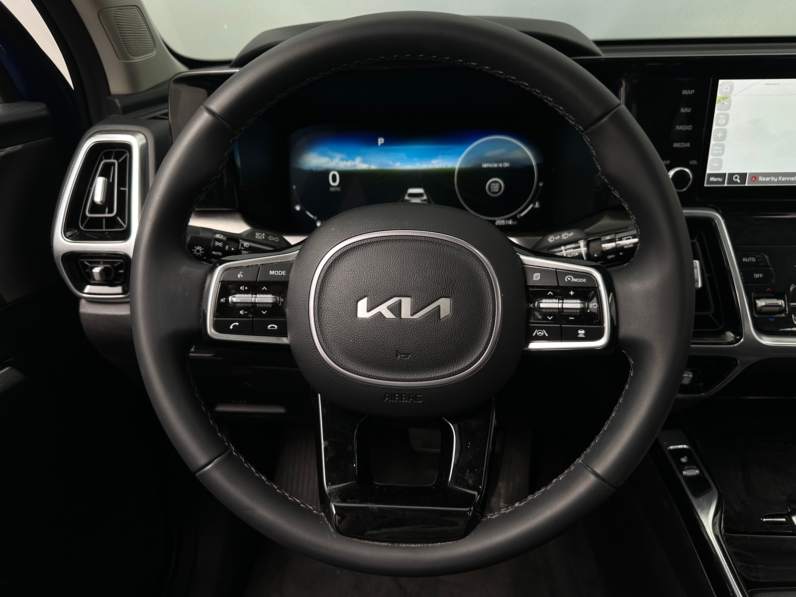 Thumbnail: 2023 Kia Sorento - 4