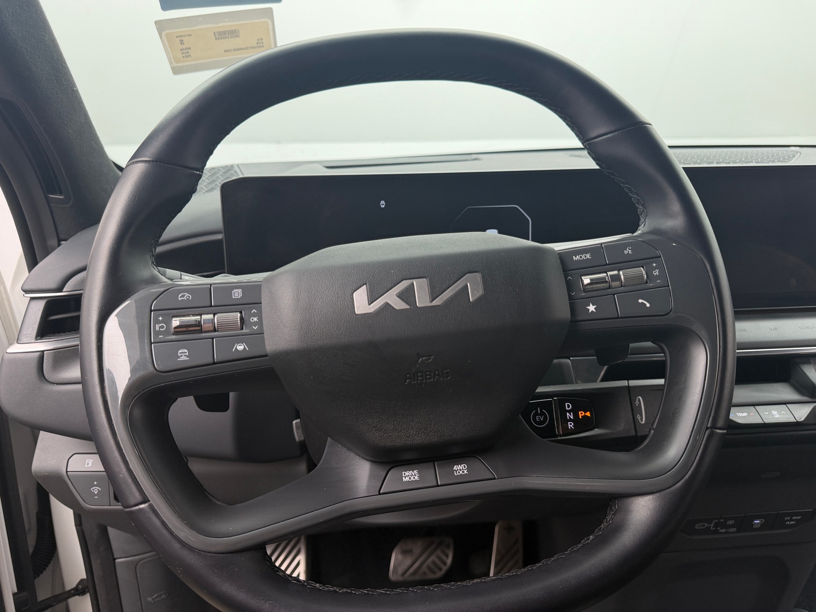 Thumbnail: 2024 Kia EV9 - 4