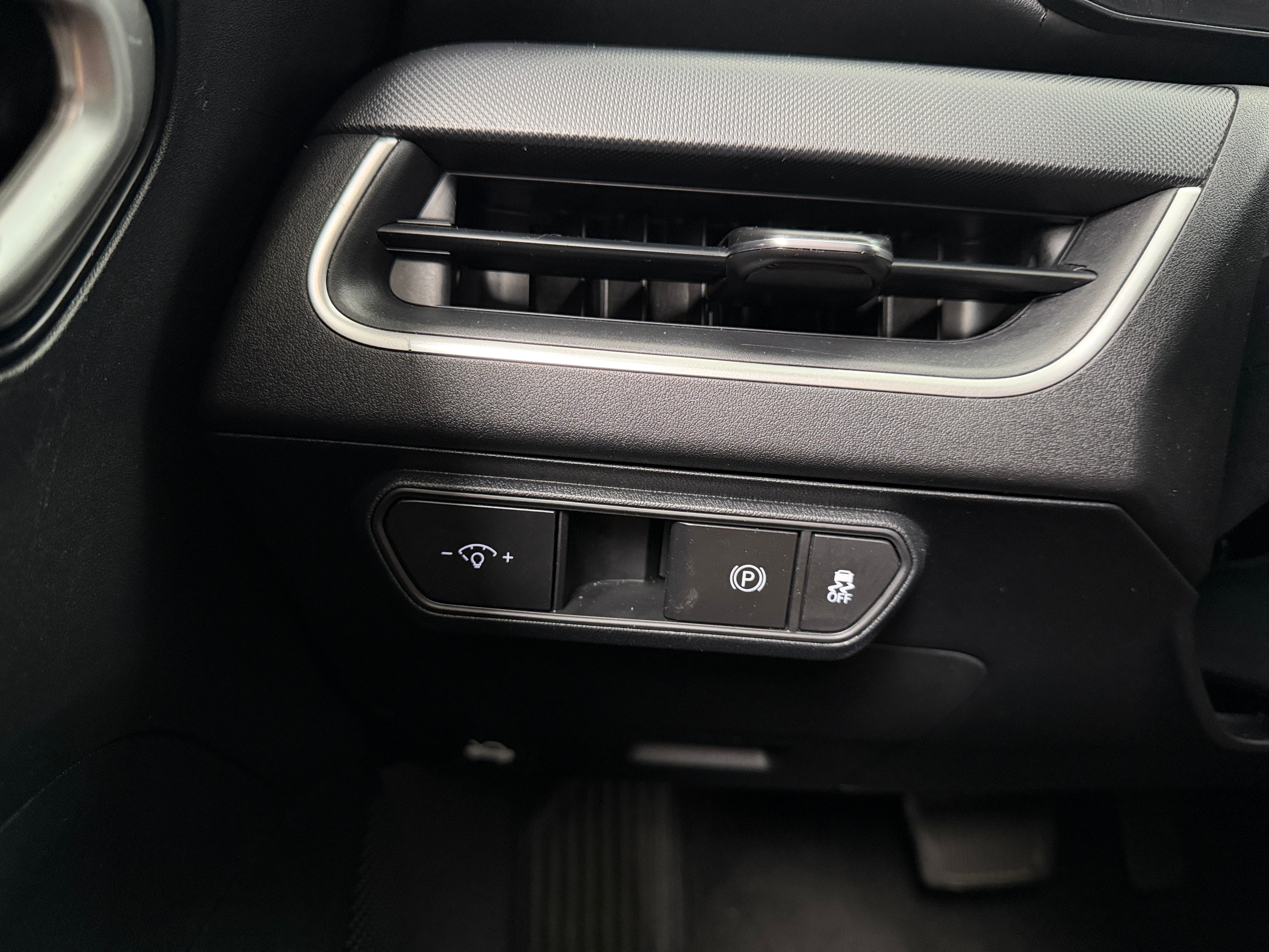 2025 Kia K4 LXS - Photo 10