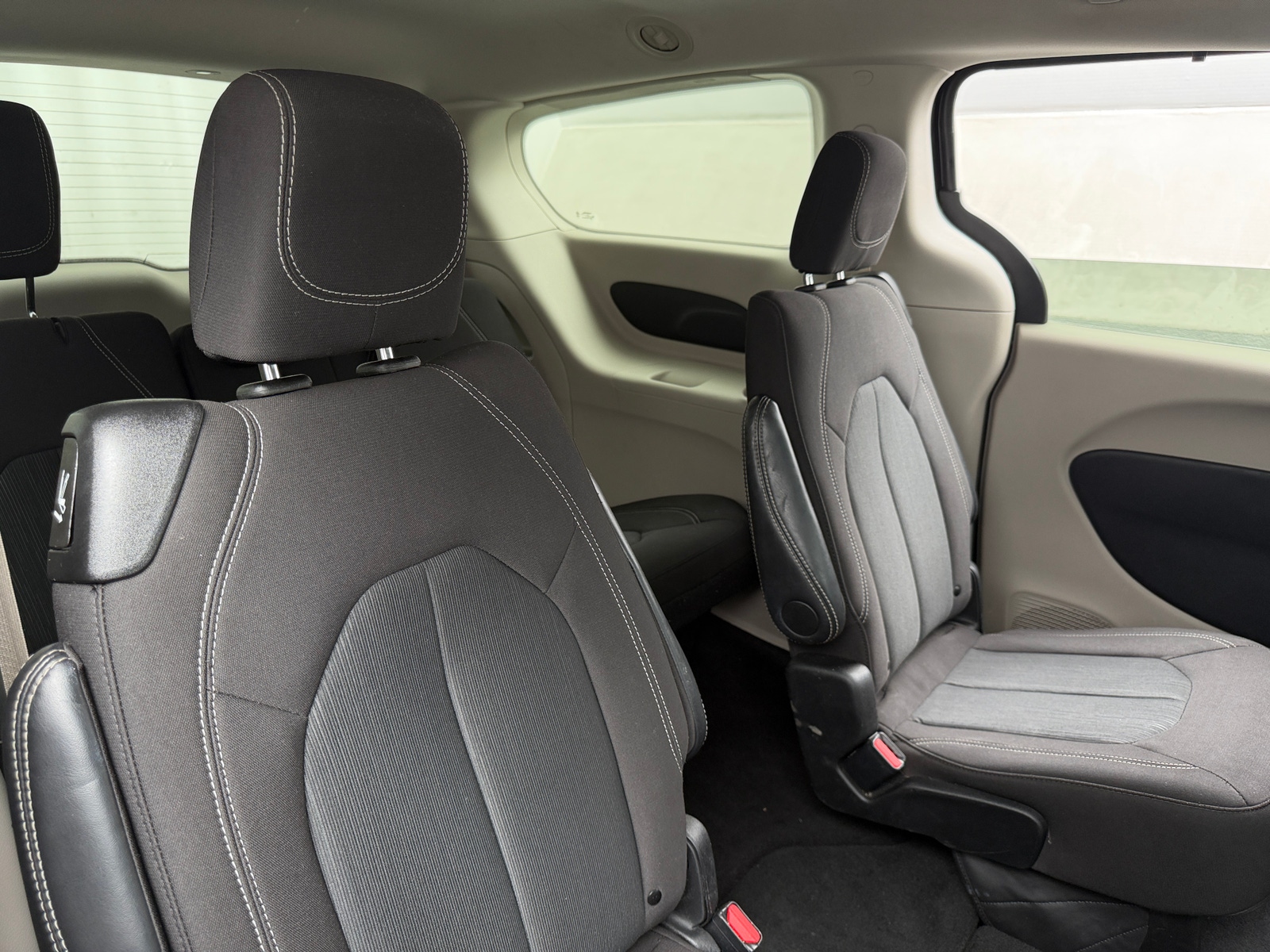 Thumbnail: 2024 Chrysler Voyager - 6