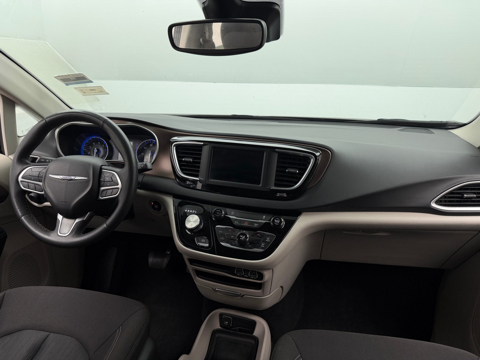 Thumbnail: 2024 Chrysler Voyager - 3