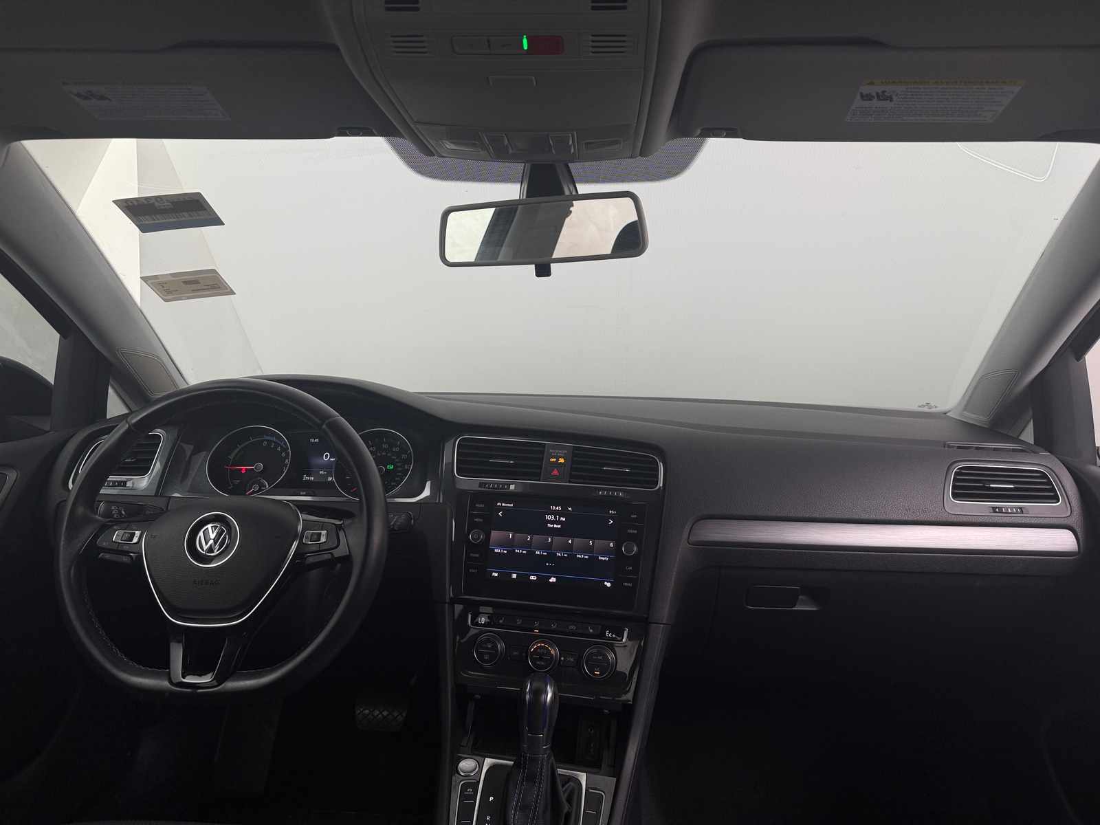 Thumbnail: 2019 Volkswagen e-Golf - 3