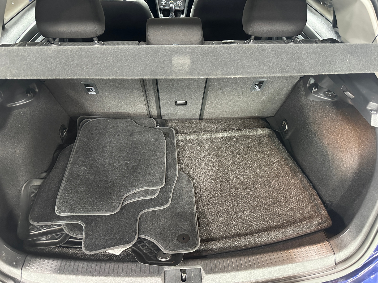 Thumbnail: 2019 Volkswagen e-Golf - 7