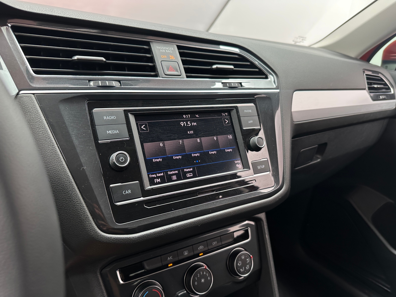 Thumbnail: 2019 Volkswagen Tiguan - 4