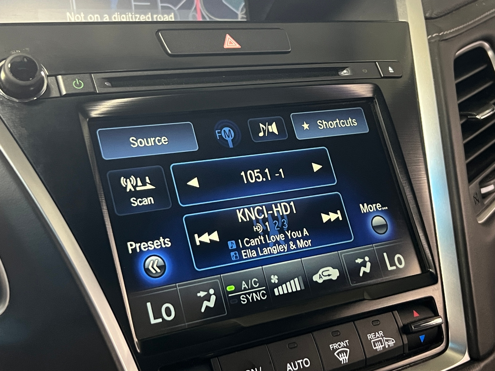 Thumbnail: 2018 Acura RLX - 3
