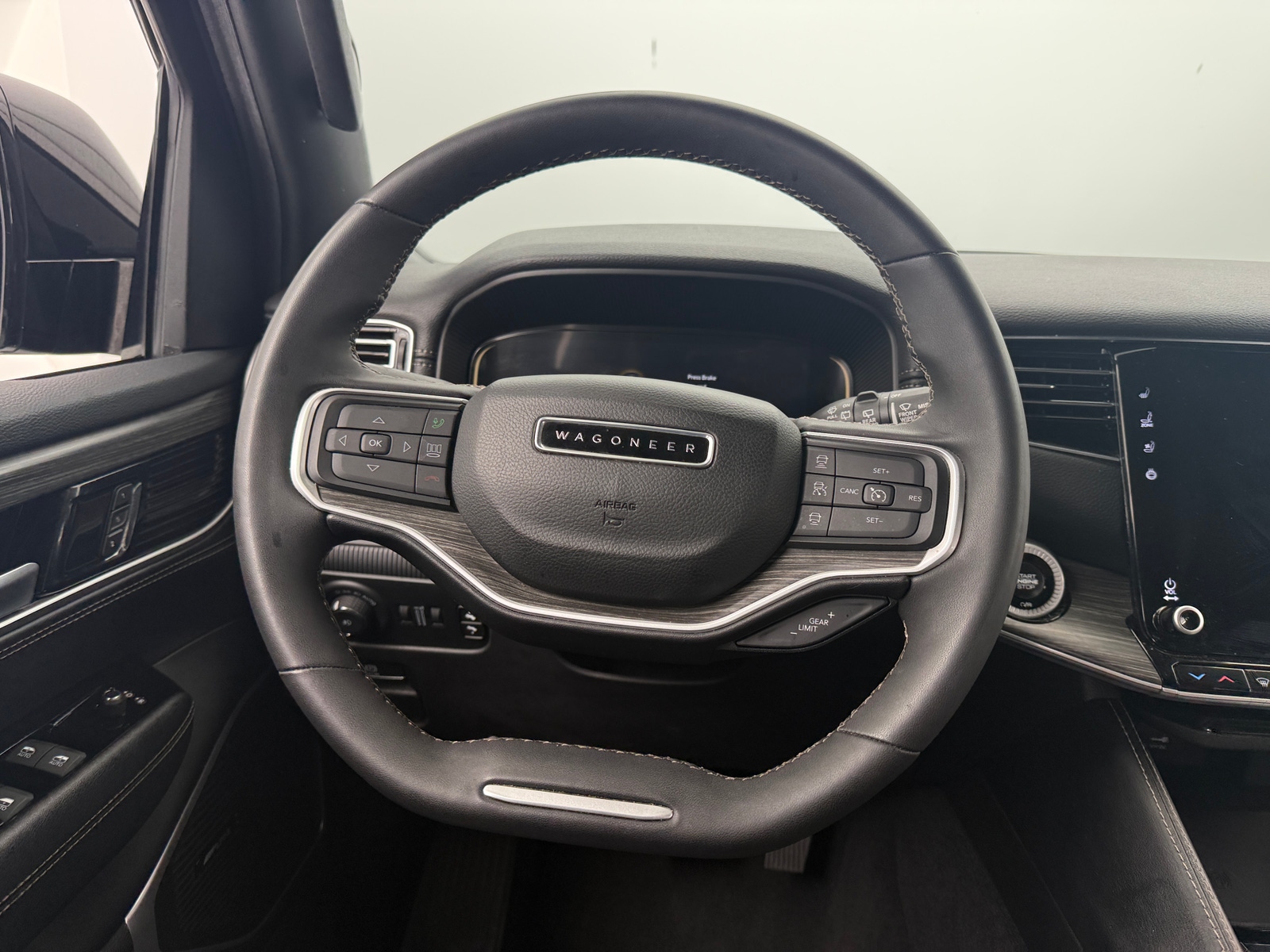 Thumbnail: 2024 Jeep Wagoneer - 4