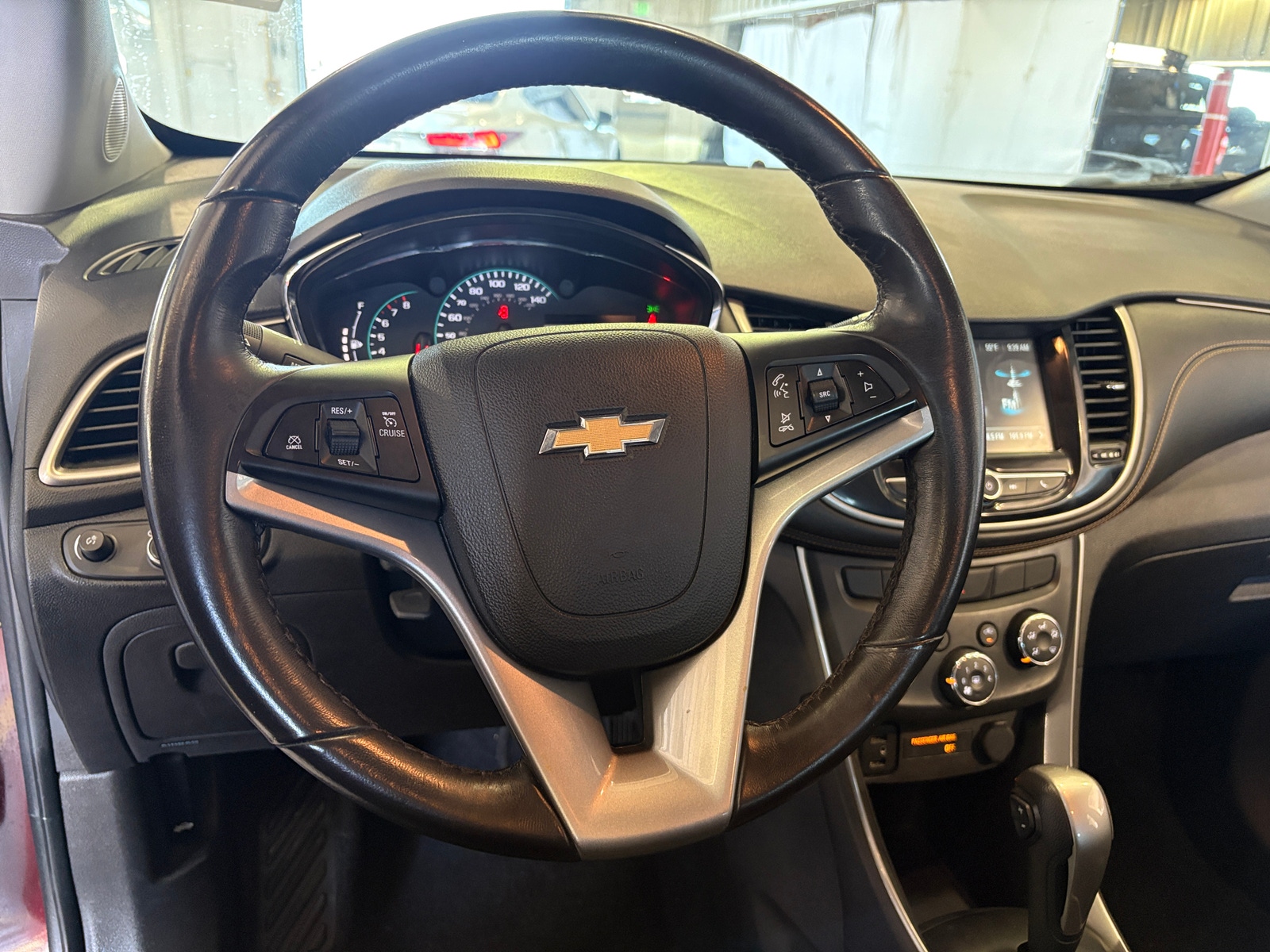 Thumbnail: 2017 Chevrolet Trax - 4