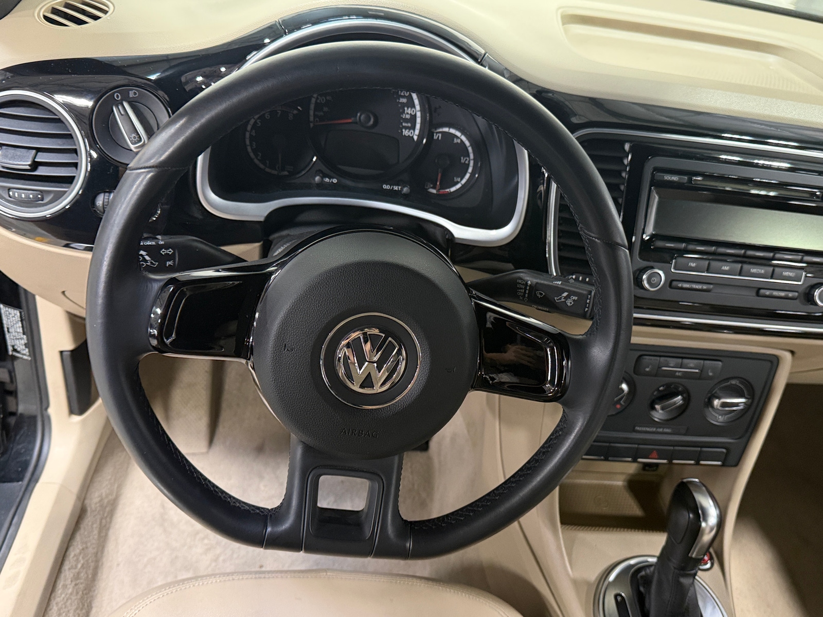 Thumbnail: 2013 Volkswagen Beetle - 4