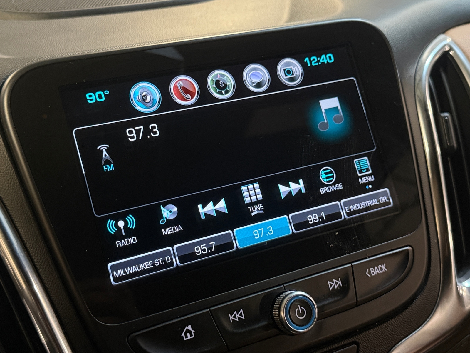 Thumbnail: 2018 Chevrolet Equinox - 3