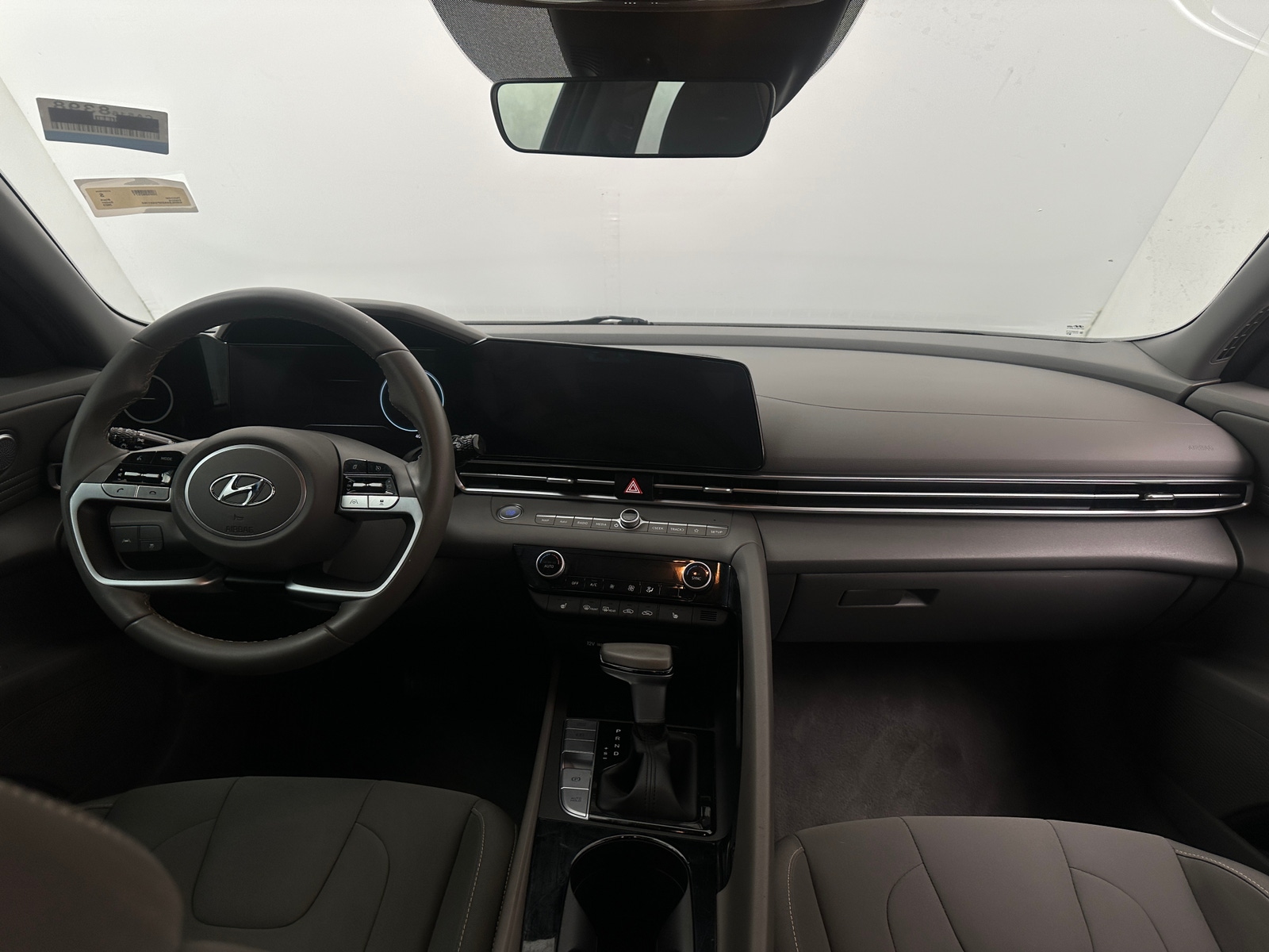 Thumbnail: 2023 Hyundai Elantra - 3