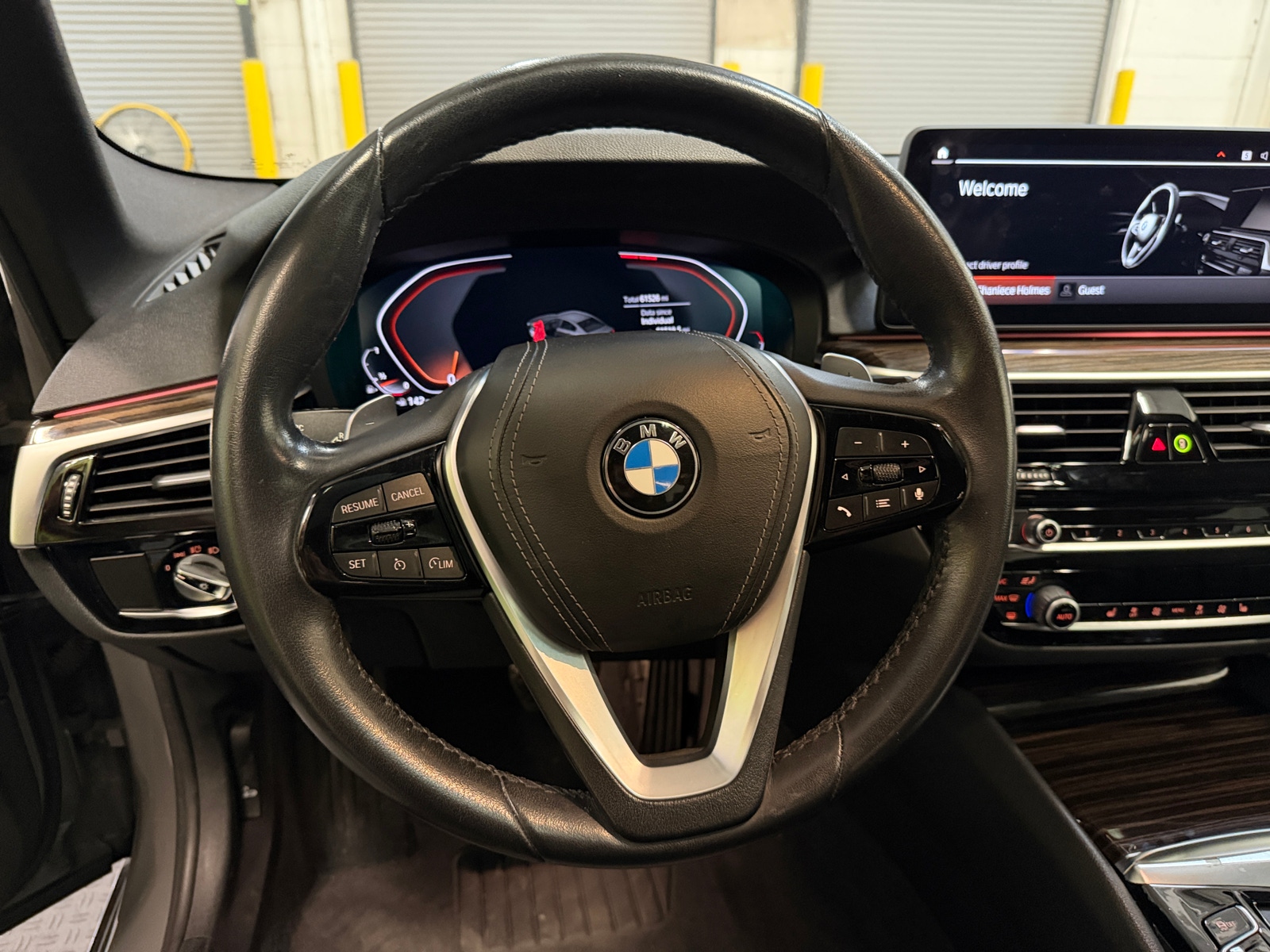 Thumbnail: 2022 BMW 5 Series - 4
