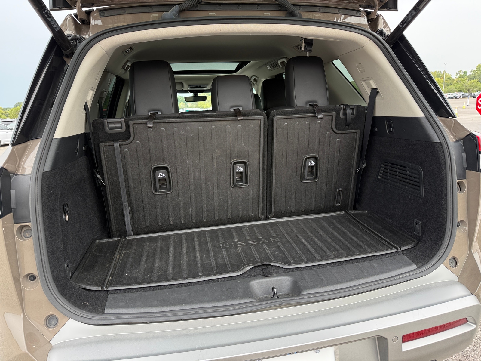 Thumbnail: 2024 Nissan Pathfinder - 6