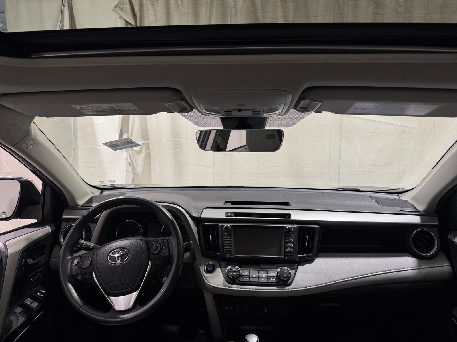 Thumbnail: 2016 Toyota RAV4 - 2