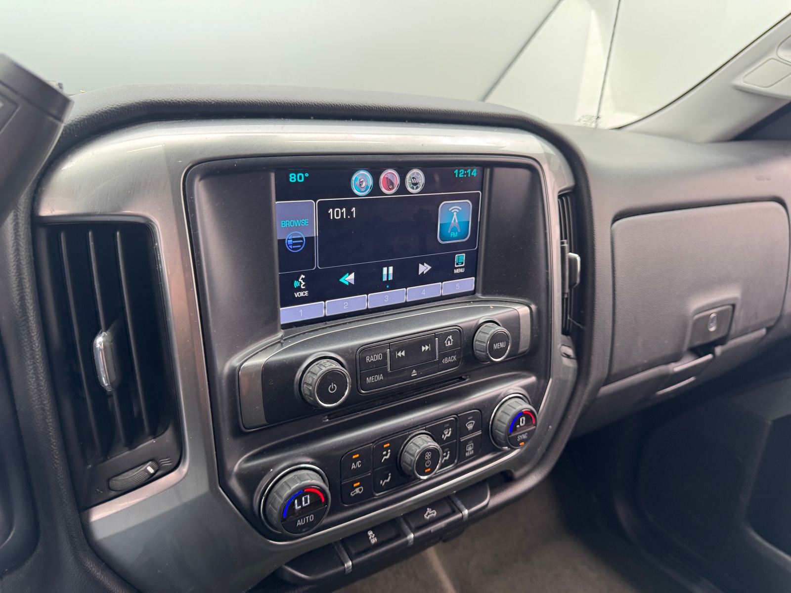 Thumbnail: 2015 Chevrolet Silverado 1500 - 4