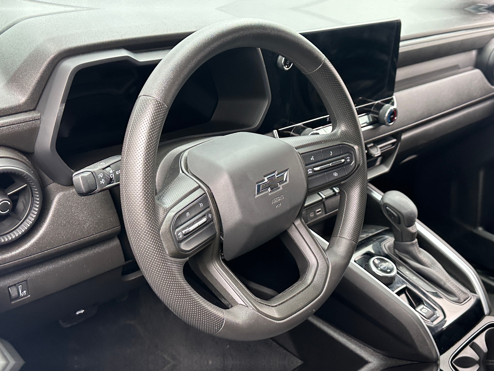 Thumbnail: 2024 Chevrolet Colorado - 5