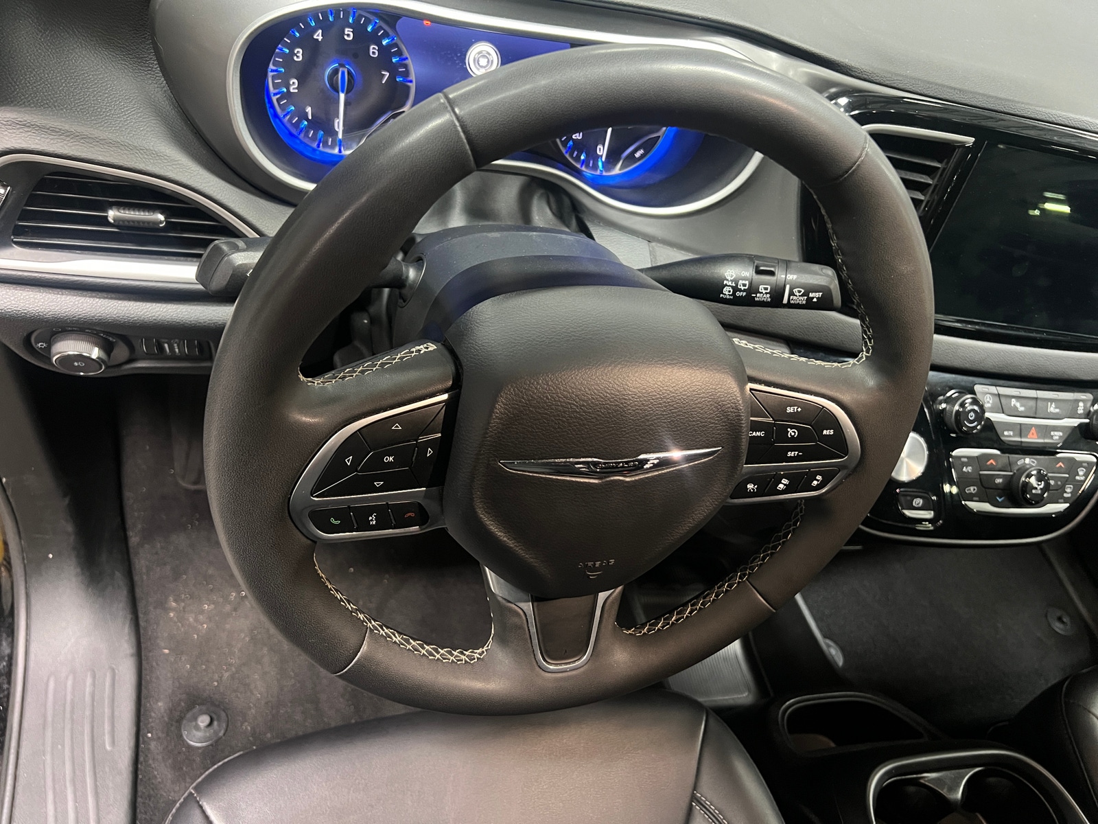Thumbnail: 2025 Chrysler Pacifica - 4