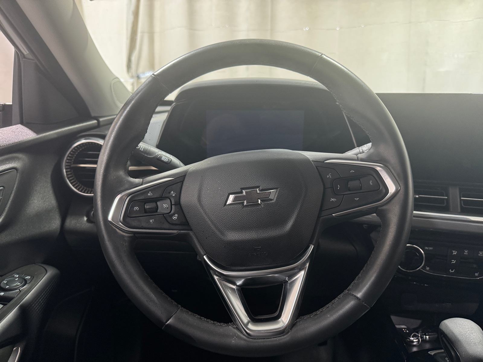 Thumbnail: 2025 Chevrolet Trax - 4