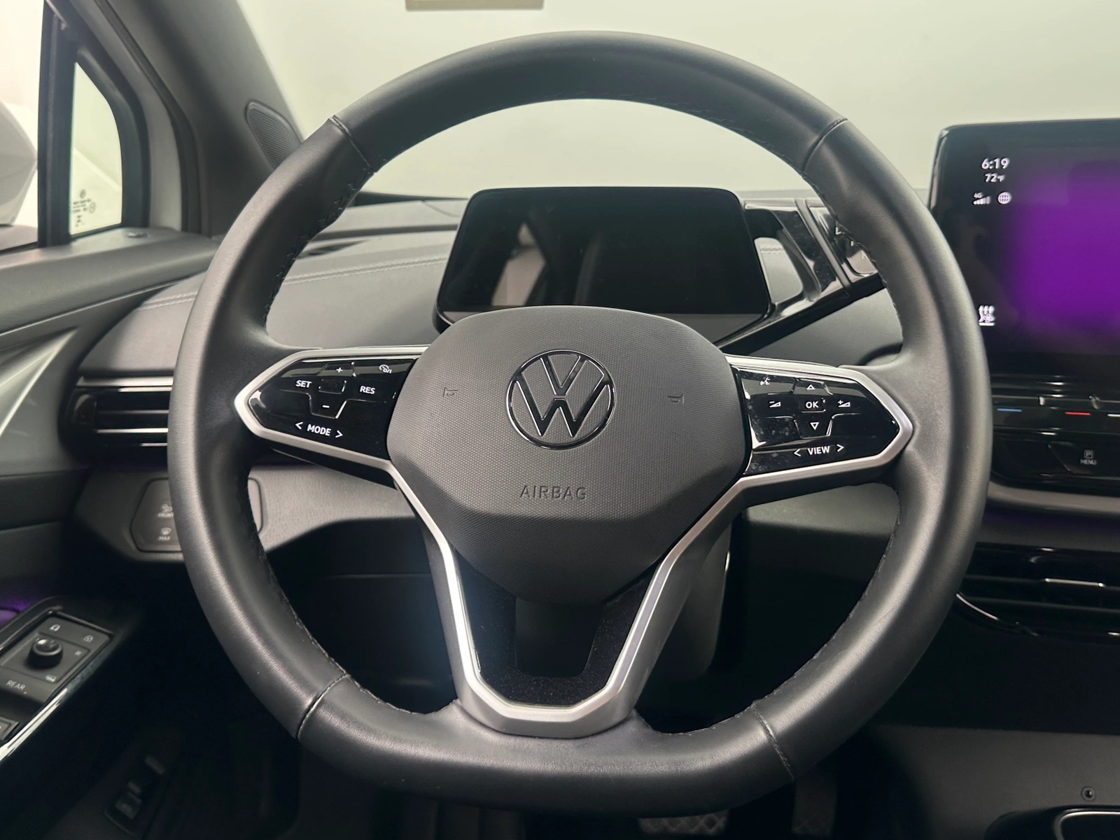 Thumbnail: 2023 Volkswagen ID.4 - 4