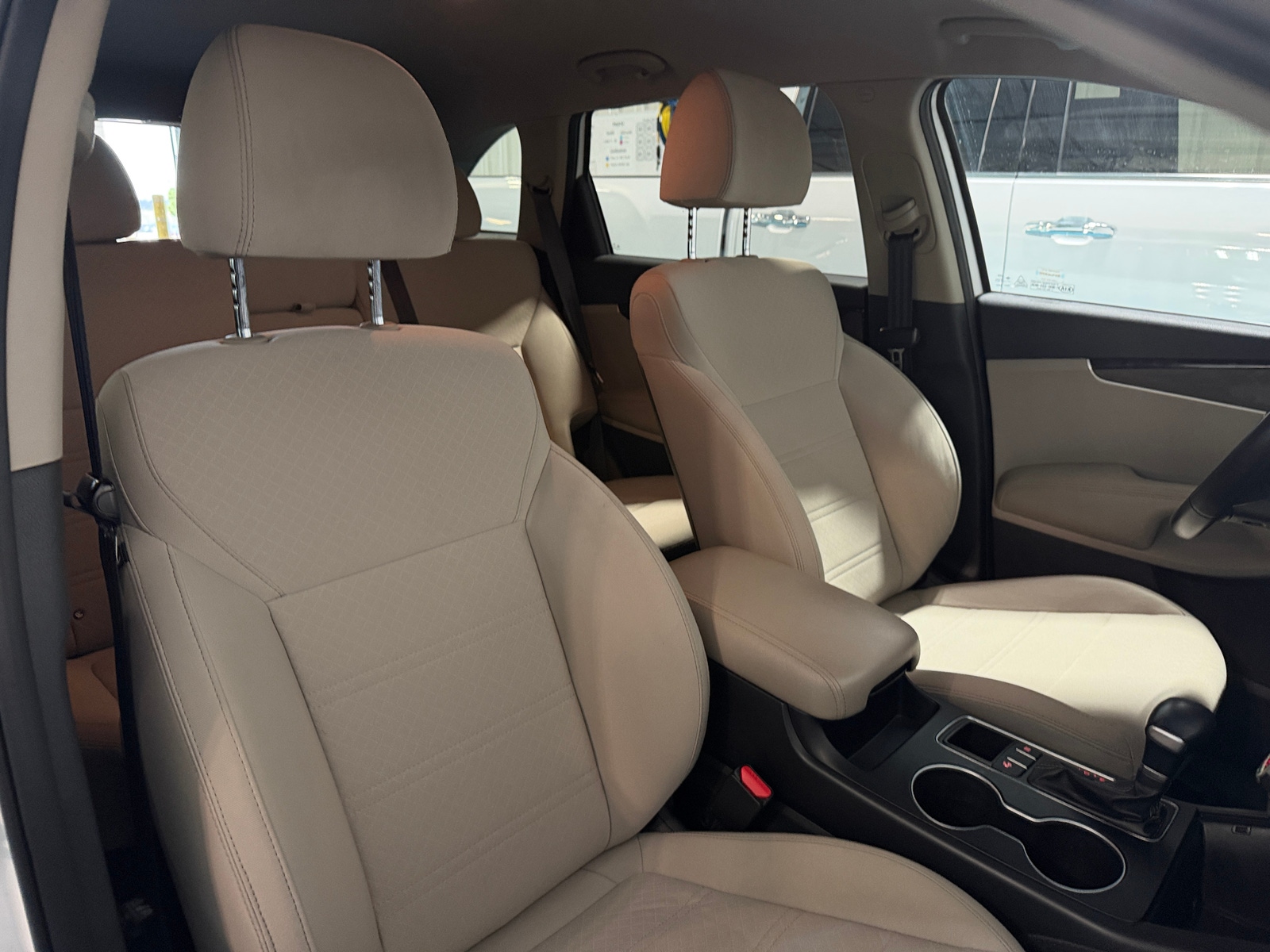 Thumbnail: 2019 Kia Sorento - 2