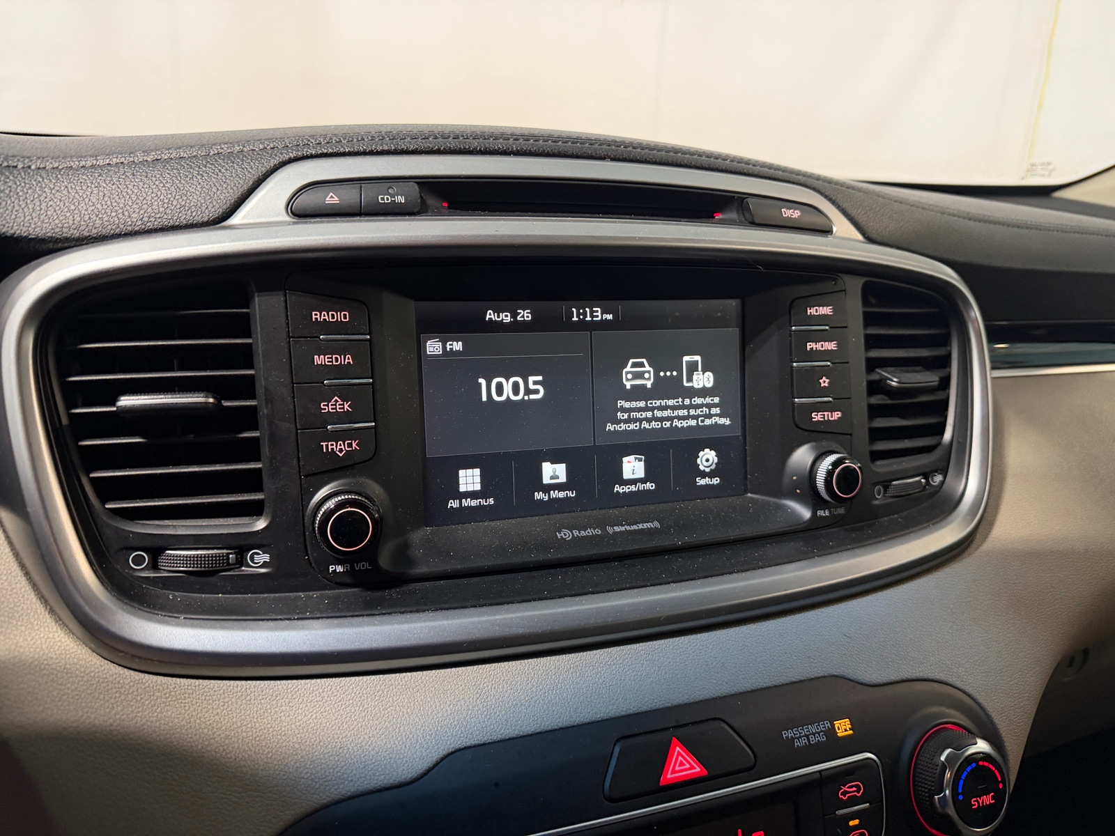 Thumbnail: 2019 Kia Sorento - 4