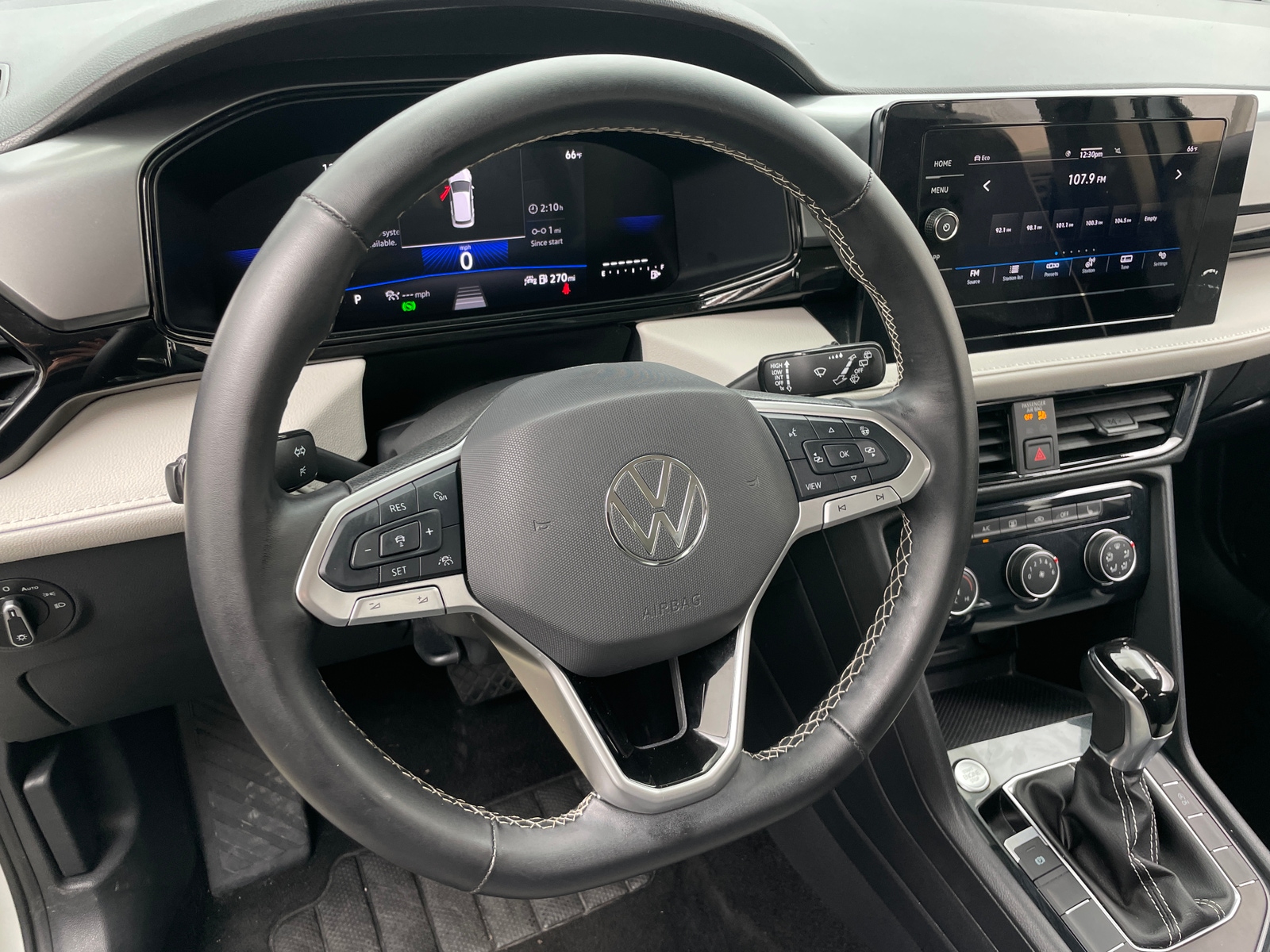 Thumbnail: 2025 Volkswagen Taos - 5