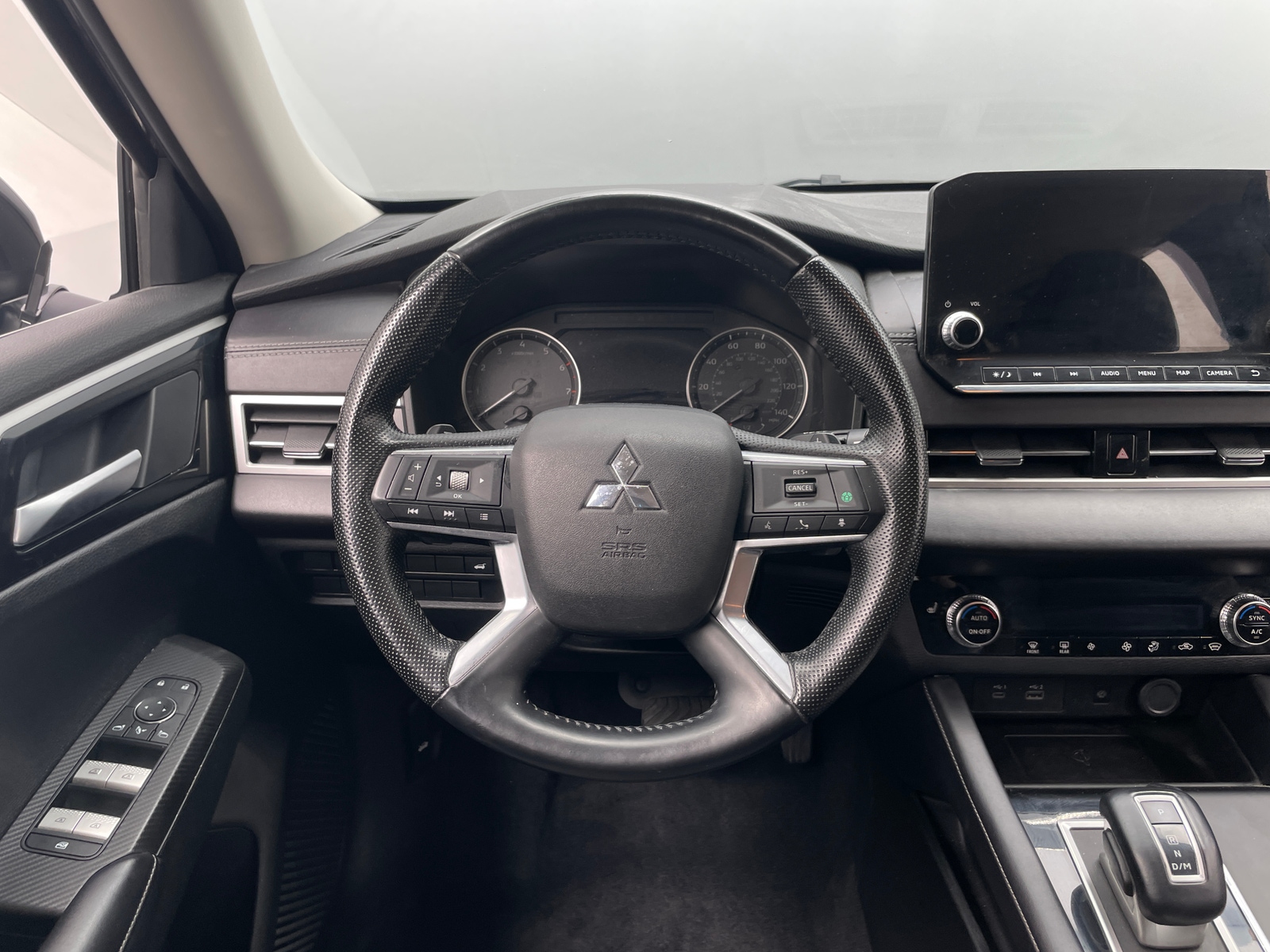 Thumbnail: 2024 Mitsubishi Outlander - 4