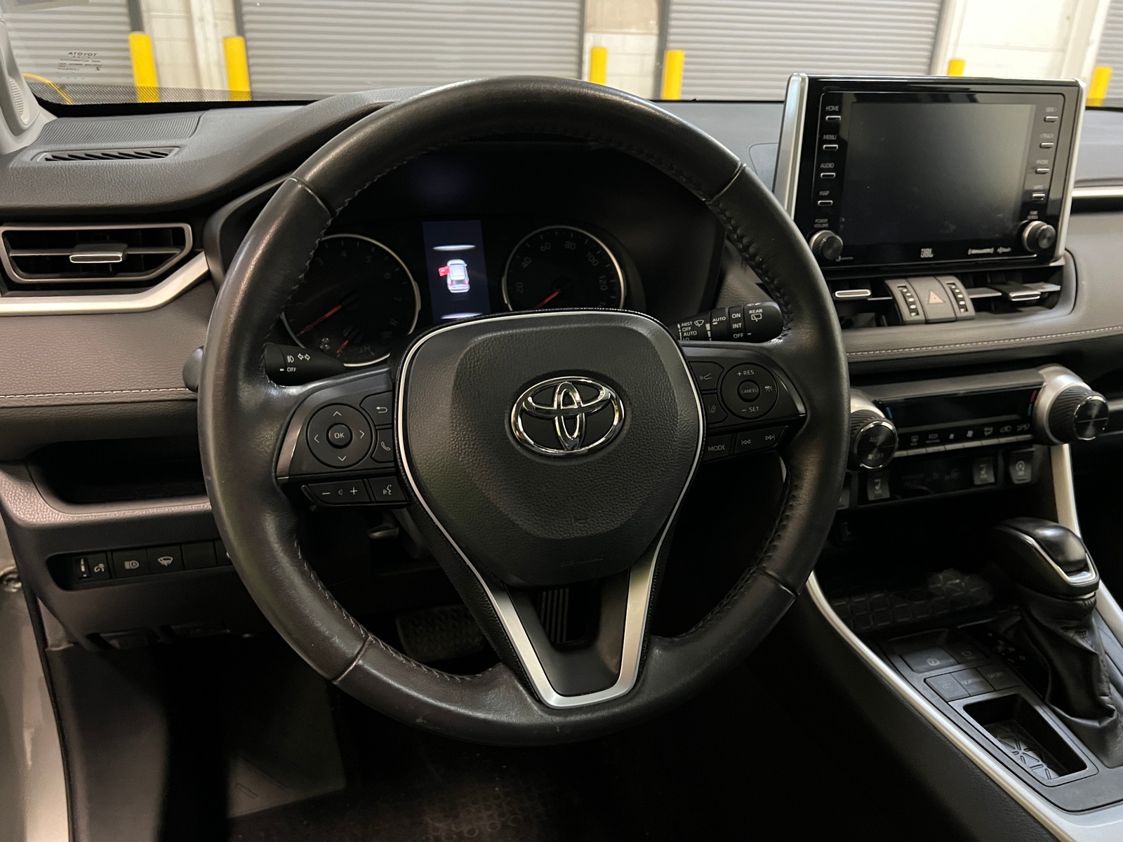 Thumbnail: 2020 Toyota RAV4 - 4