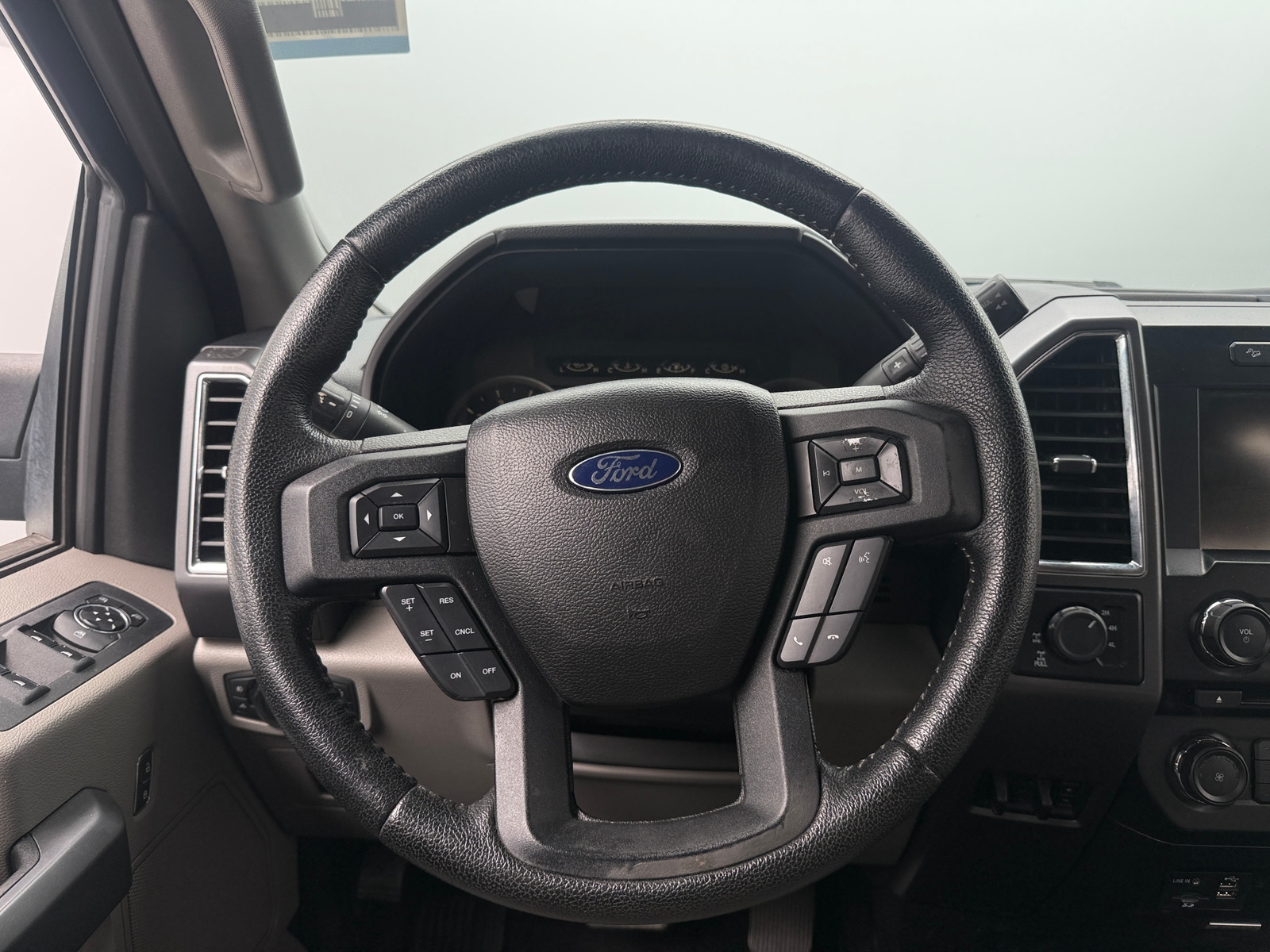 Thumbnail: 2015 Ford Econoline - 5