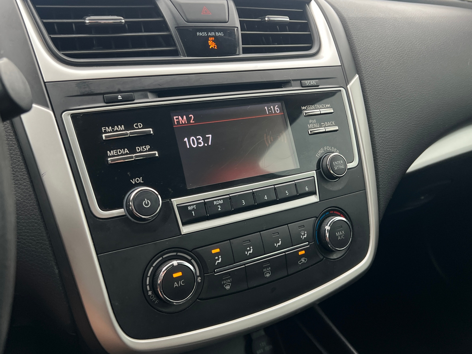 Thumbnail: 2017 Nissan Altima - 4