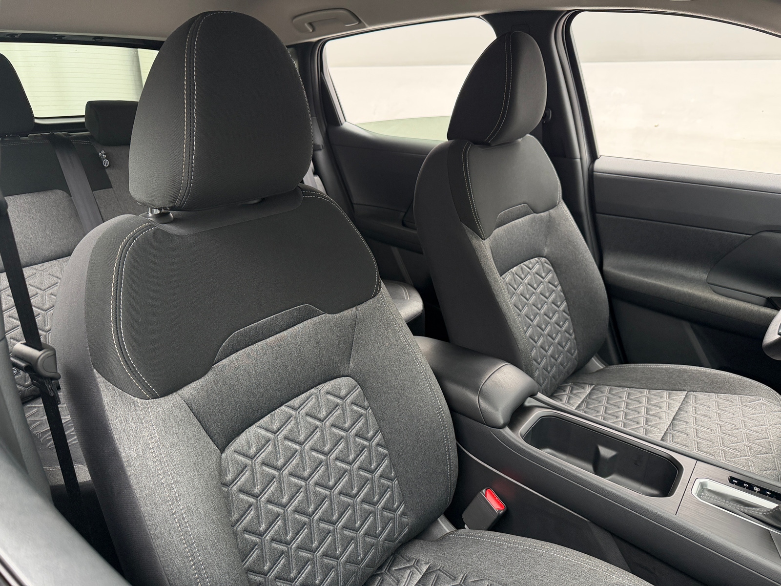 Thumbnail: 2026 Nissan Kicks - 2