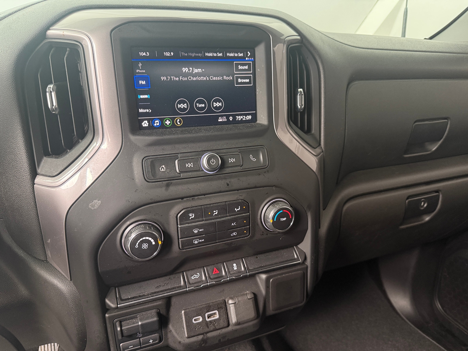 Thumbnail: 2021 Chevrolet Silverado 2500 - 4