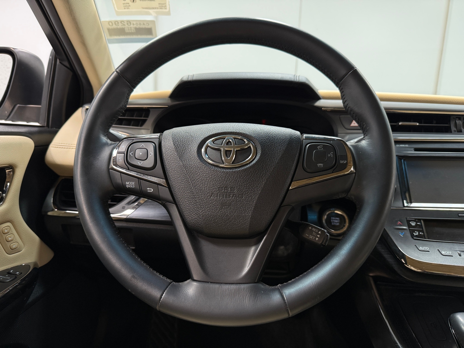 Thumbnail: 2016 Toyota Avalon - 4