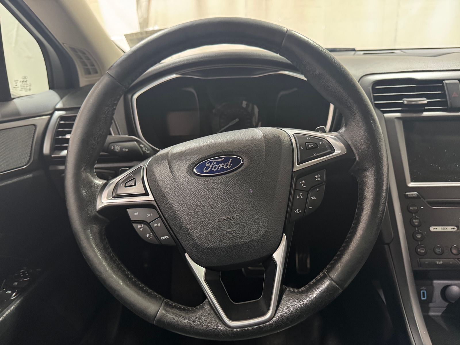Thumbnail: 2017 Ford Fusion - 4